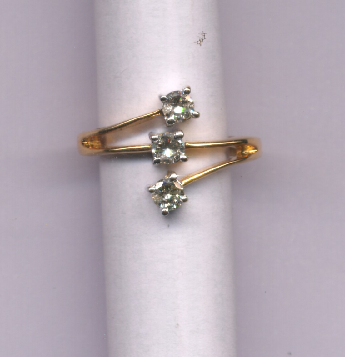 Beautiful 18 Kt Gold  Natural Diamond Ring